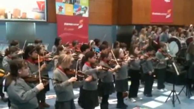 Violin Students play at Shannon Airport смотреть онлайн