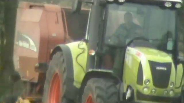 Claas arion 640 baleing hay 2010*HD* смотреть онлайн