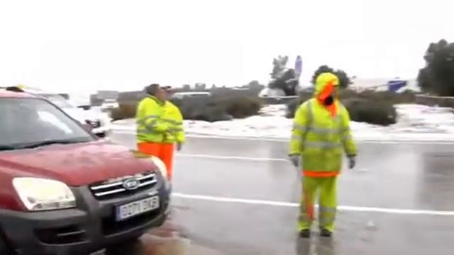 Испания завалило СНЕГОМ! Впервые за сотню лет! смотреть онлайн