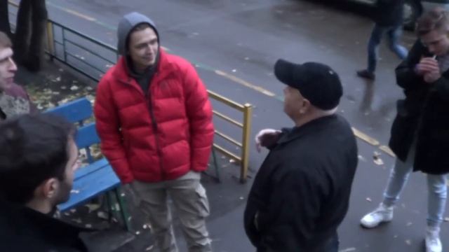 Мужик скрасил съемочный день смотреть онлайн