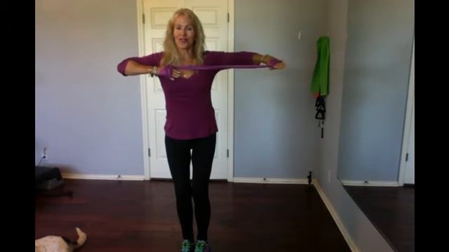 Toning Your Arms With A Latex Band смотреть онлайн