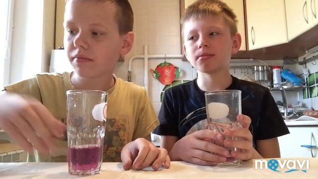 Пробуем НАПИТКИ CHUPA CHUPS со вкусом КЛУБНИКИ со СЛИВКАМИ vs со вкусом ВИНОГРАДА! смотреть онлайн