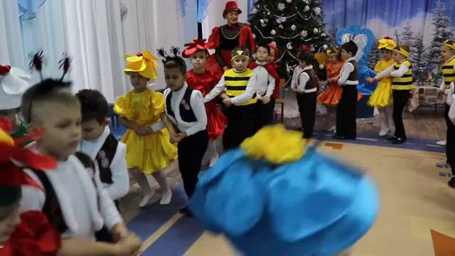 Утренник Козачата и Веселка смотреть онлайн