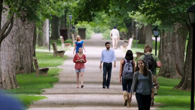 Liberal Arts - Scene in college: Elizabeth Olsen, Josh Radnor смотреть онлайн