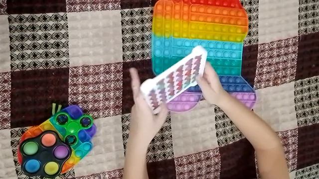 показываю антистрессы попит спинер попсокет смотреть онлайн