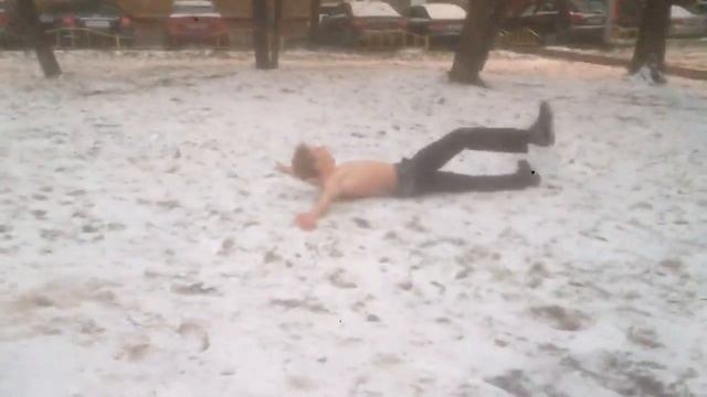 Прыгнул в снег смотреть онлайн