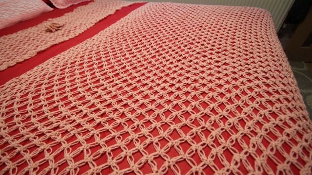 Crochet Solomon’s knot ( pink) Elegant boho Cushion (manta Crochet ) смотреть онлайн