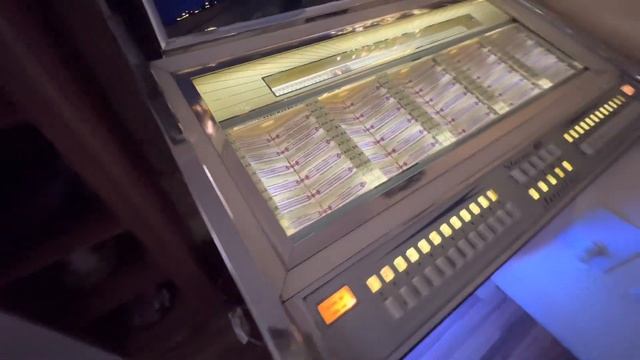 Jukebox Bergmann Jupiter 120 Stereo смотреть онлайн