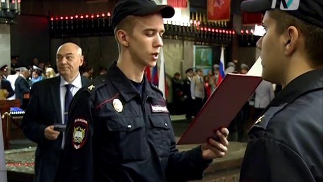 Вчерашние школьники стали полицейскими смотреть онлайн