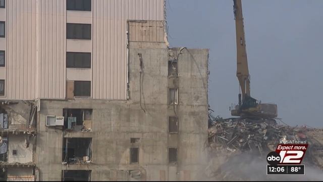 Military community shares memories of old Wilford Hall Medical Center as it gets demolished смотреть онлайн