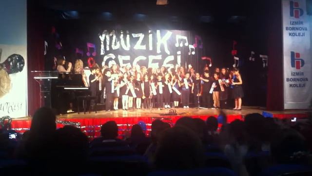 Efe'den Melodikayla Bornova Koleji Marşı