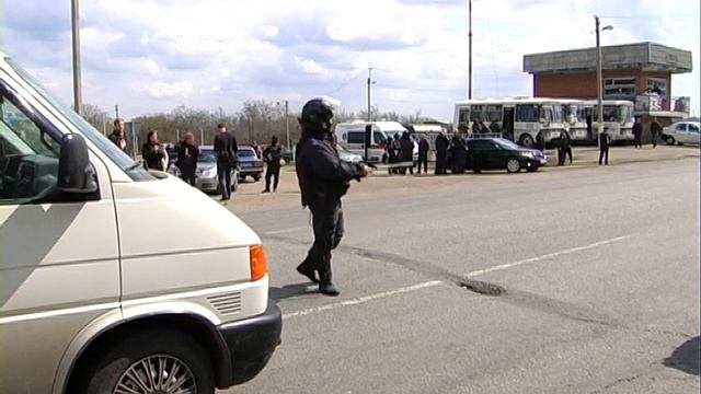 Изюм 14. 04. 2014г. Хроника событий. Блокпост. смотреть онлайн