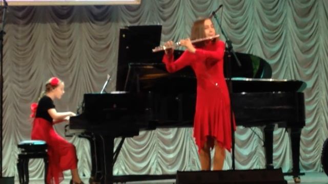 София Серенко и Ася Свистунова