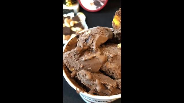 HÄAGEN-DAZS Dark Chocolate & Almonds смотреть онлайн