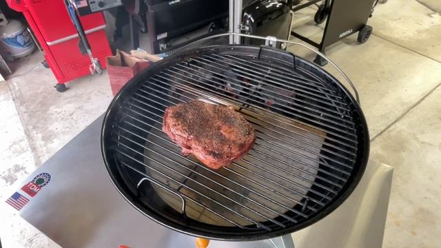 Weber Jumbo Joe Kettle Reverse Seared Ribeye Steak! / Kingsford High Heat Charcoal / Smoke & Sizzle смотреть онлайн