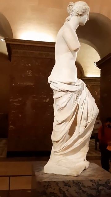 The Venus de Milo ||| Louvre Paris смотреть онлайн