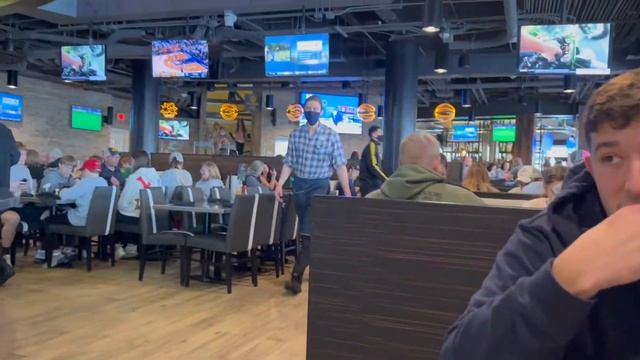 NBC Sports Grill and Brew Universal Citywalk | Universal Orlando Restaurant смотреть онлайн