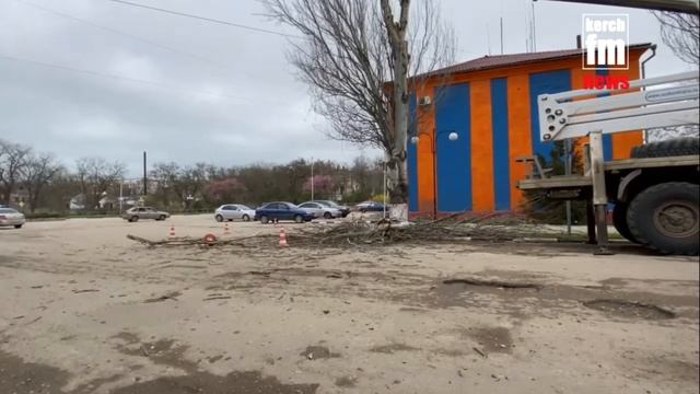 Работы КРЭС и МЧС на Комарова в Керчи смотреть онлайн