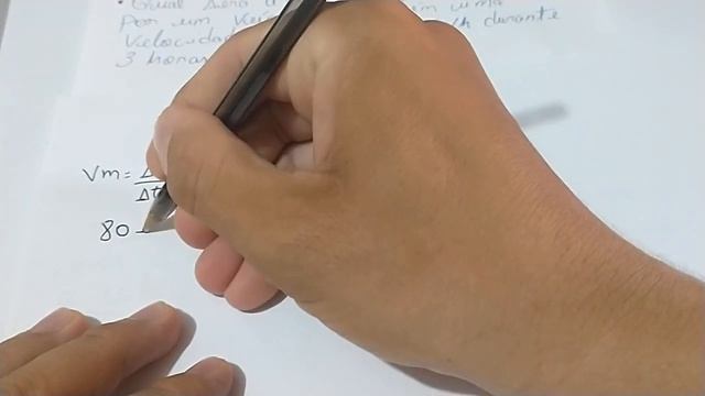 Qual será a distância percorrida por um veículo que mantém uma velocidade média de 80 km/h ... смотреть онлайн