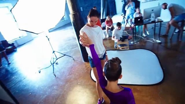 Бэкстэйдж фотосессии для DeeClub смотреть онлайн