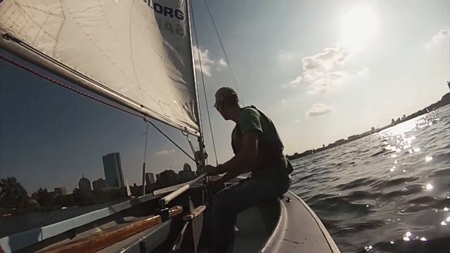 Community Boating Helmsman (aka Mercury Yellow) Test Video смотреть онлайн