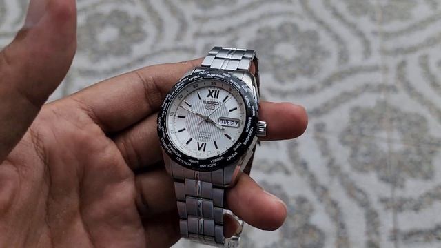 SOLD SEIKO 5 AUTOMATIC SNZG63K1 WORLD TIME DAYDATE SILVER DIAL MULUS LIKE NEW FOLLOW IG LakoneWatch смотреть онлайн