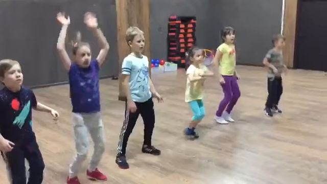 Детский фитнес. Клубе G8 смотреть онлайн