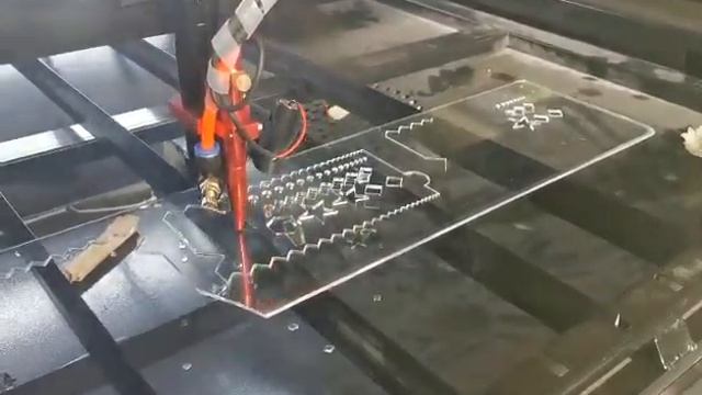 130W Yongli 1390 CO2 laser machine with up-down table【Leapion laser】 смотреть онлайн