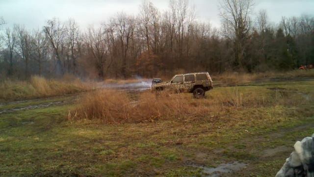 Hill climbing and mudding in a Saturn SL angle 2. смотреть онлайн