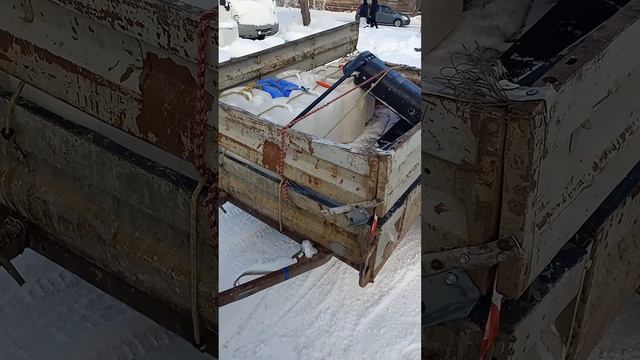 Будни строителей зимних горок 30.12.23. 11 час дня смотреть онлайн