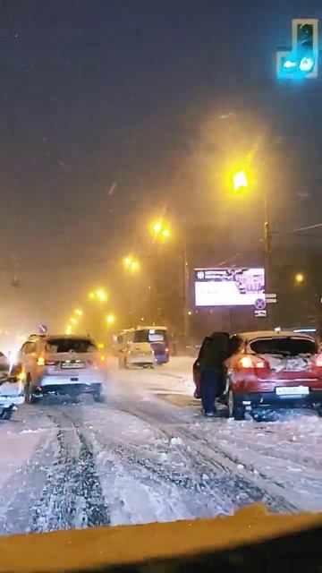 Сегодня в Москве,дороги не чищиные... смотреть онлайн