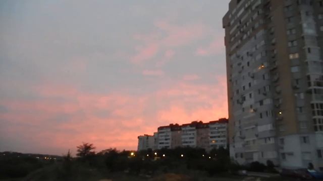 Малиновый свет упал на окна, - Волгоград, Спартановка №1