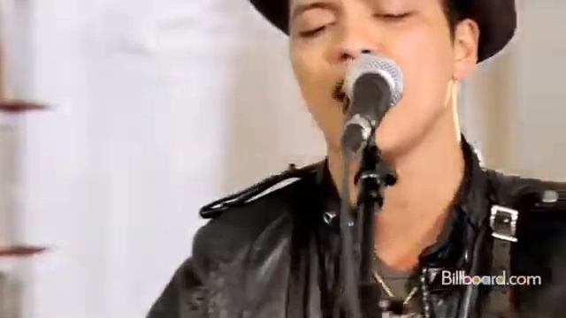 Bruno Mars - Grenade Studio Session LIVE!!!.mp4 смотреть онлайн