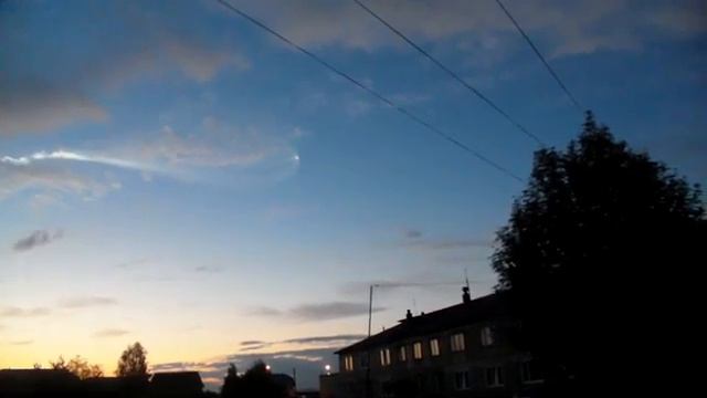 НЛО или КОМЕТА 17 июня 2018 года над г. ВЕЛЬСК. Время 00-50 до 00-54 смотреть онлайн