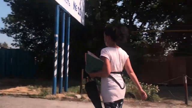 В Мелитополе на дорогах странные люди с папками смотреть онлайн