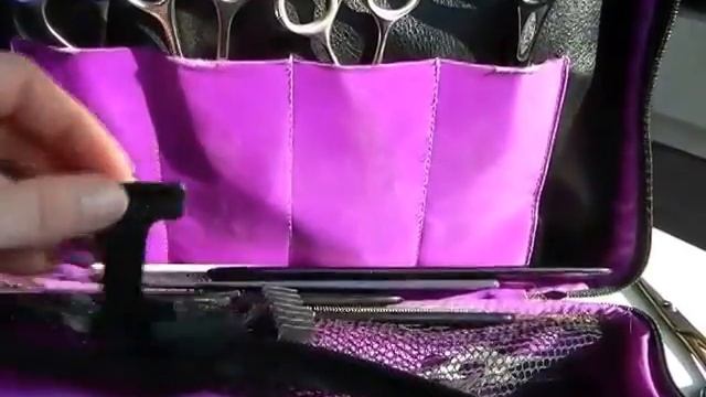 What's in my Bag, de Kapperstas смотреть онлайн