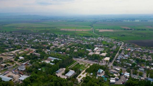 Село Ленинское: Сокровище природы Кыргызстана с высоты смотреть онлайн