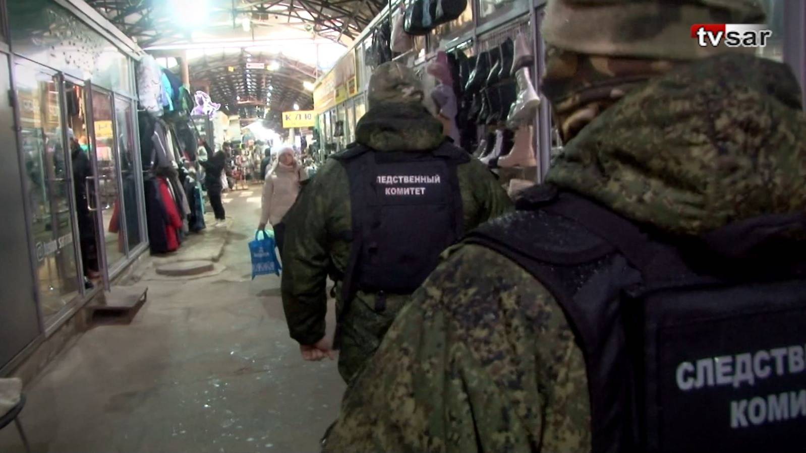 На саратовском рынке «новым россиянам» выдали повестки в военкомат смотреть онлайн