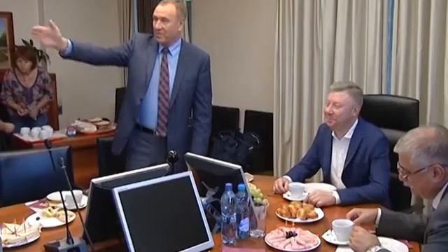 "Мотодружина" - встреча сборной России по мотоболу с главой Ленинского района смотреть онлайн