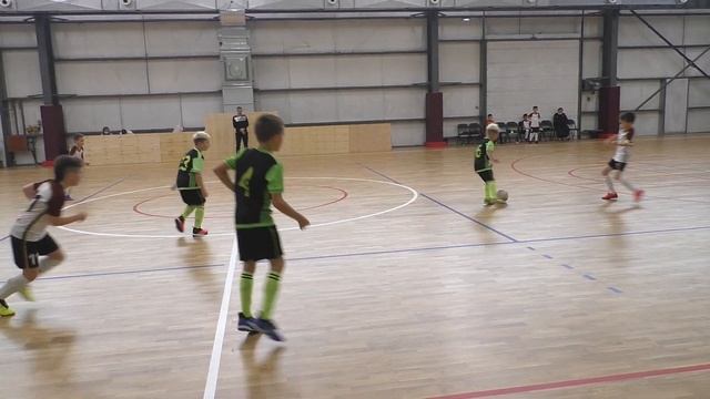 Искра 2 - Металлург 2  ( 2-4 )