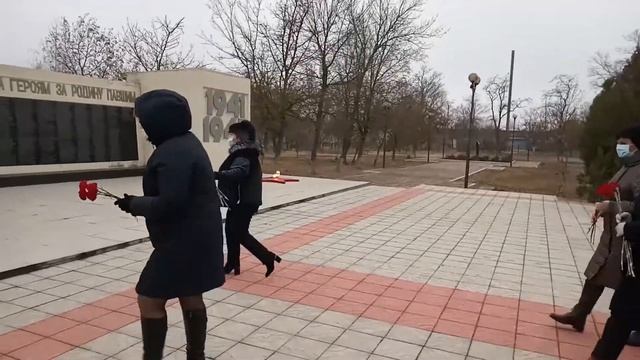 Всероссийская акция "Торжественное возложение цветов" смотреть онлайн
