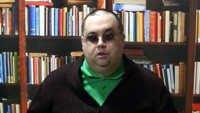 Расул Гамзатов "Бывает в жизни всё наоборот" смотреть онлайн