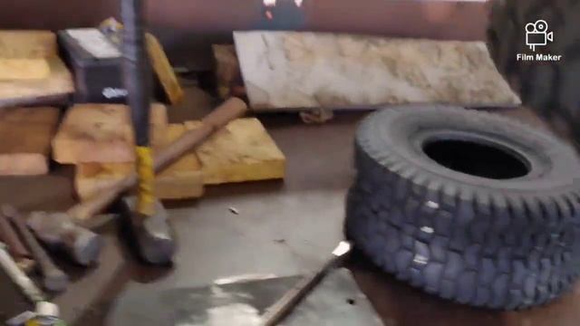 How to mount a small riding mower tire. Very easy method. смотреть онлайн
