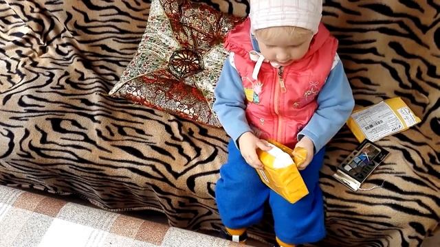 Тени из Китая,защитное стекло iphone. Распаковка с малышом . смотреть онлайн