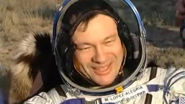 Возвращение  космонавтов из космоса Mp4