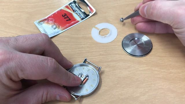 The U Watch Battery Replacement-DIY Tutorial смотреть онлайн