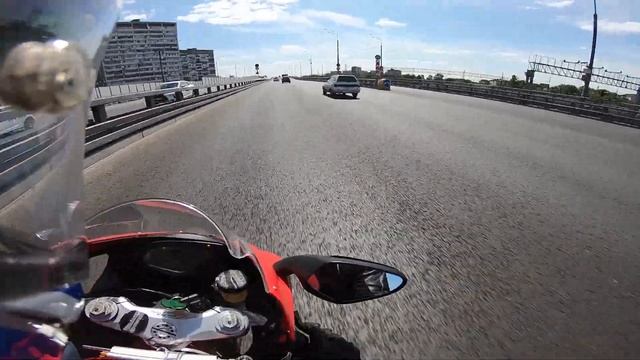 Вот зачем тебе спортбайк: катнуть 250кмч с корейским другом по Москве на MVAgusta F3 и TurismoVeloce смотреть онлайн