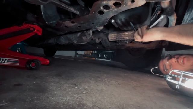 Donuts: Saturn SC2 Oil Change смотреть онлайн