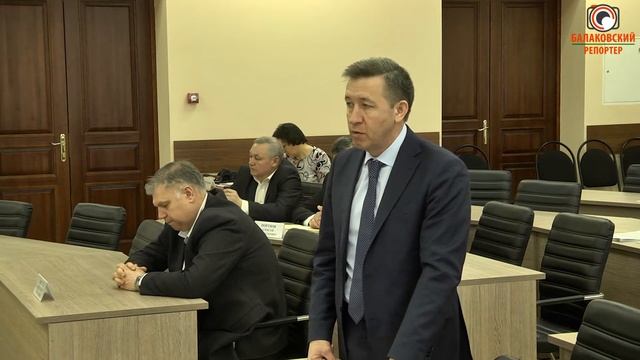 Районные депутаты об оснащении и укрупнении медицинских учреждений смотреть онлайн
