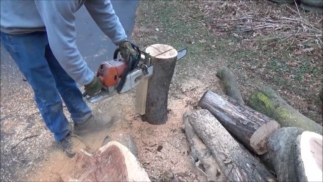 Mini Chainsaw Mill Attachment. Milling Apple. смотреть онлайн